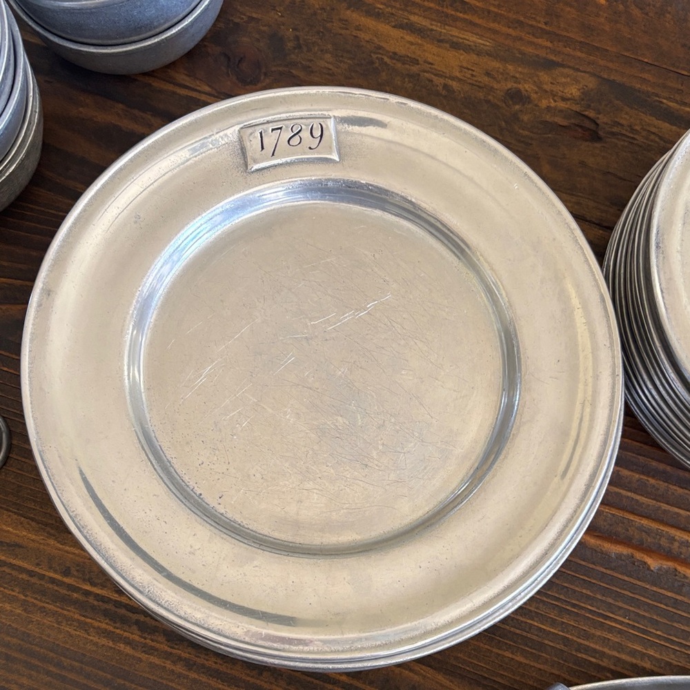 Antique-Style Pewter Dinner Plate in Silver